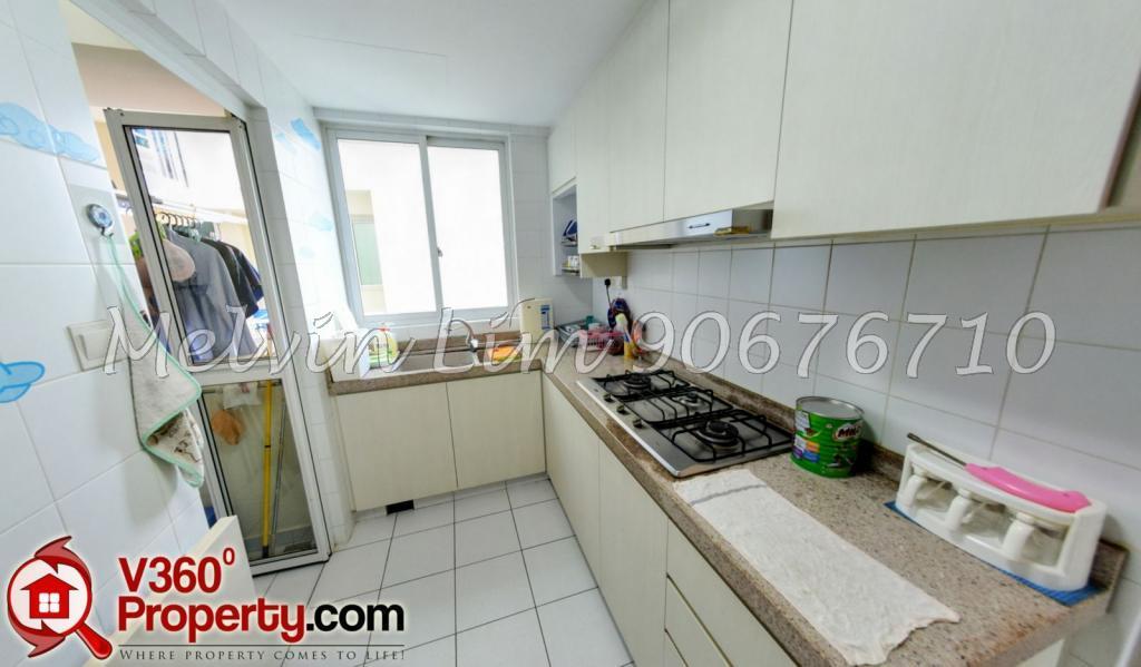 The Esparis (D18), Condominium #92813312
